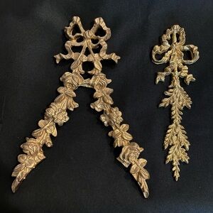 Brass bow Decorative Wall Accents